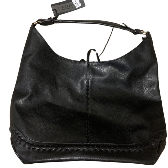 Deluxity Los Angeles Handbags - Deluxity Los Angeles PETA Approved Vegan Black Slouchy handbag lined NWT